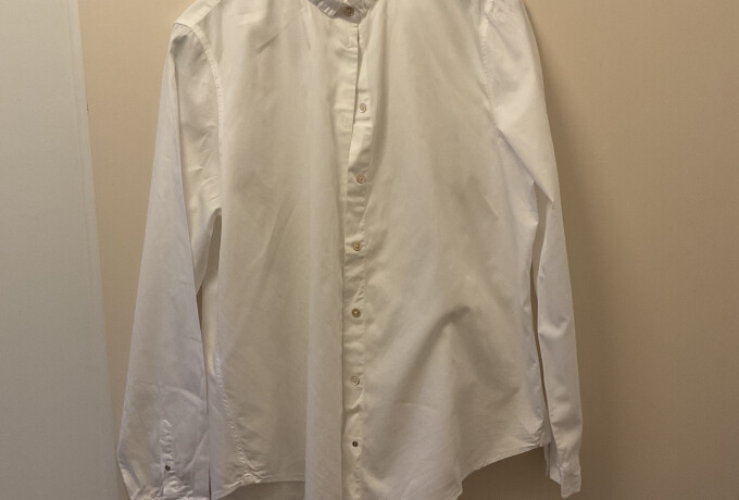 Mooie witte katoenen blouse